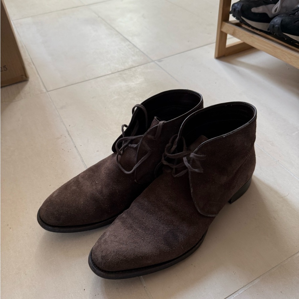 Tom Ford Brown Chukka Boots with Suede Material and Lace-Up Closure